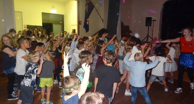 School Disco19th May 2017 03